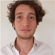 Laureato in Storia offre lezioni di tutte le materie umanistiche a tutti i livelli e in Storia anche per esami universitari